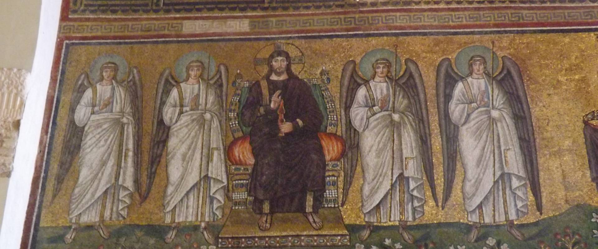 Cristo in trono tra gli angeli foto di Cristina Cumbo